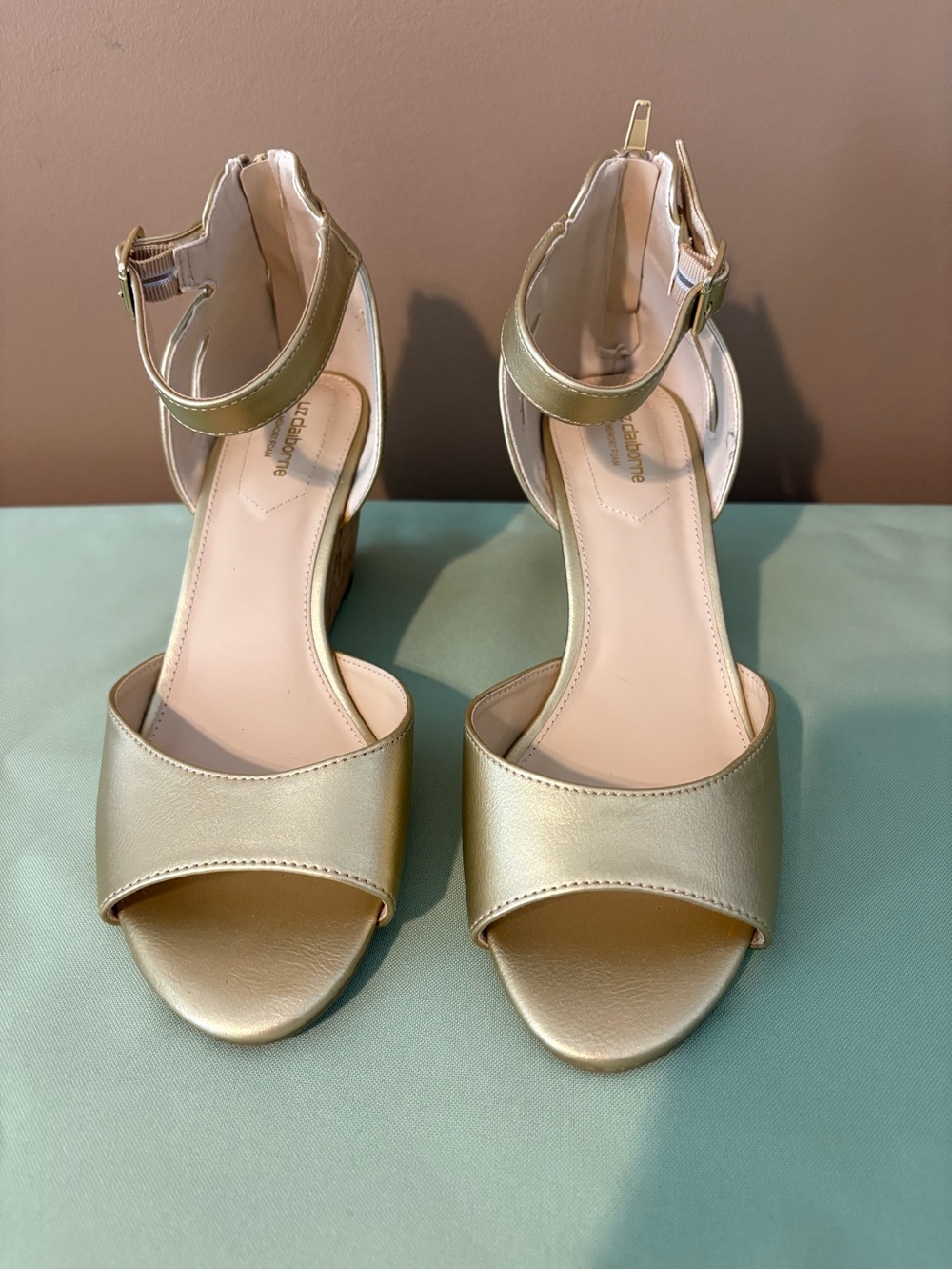 LIZ CLAIBORNS sandals gold cork wedge "Octavia" size 9 NEW